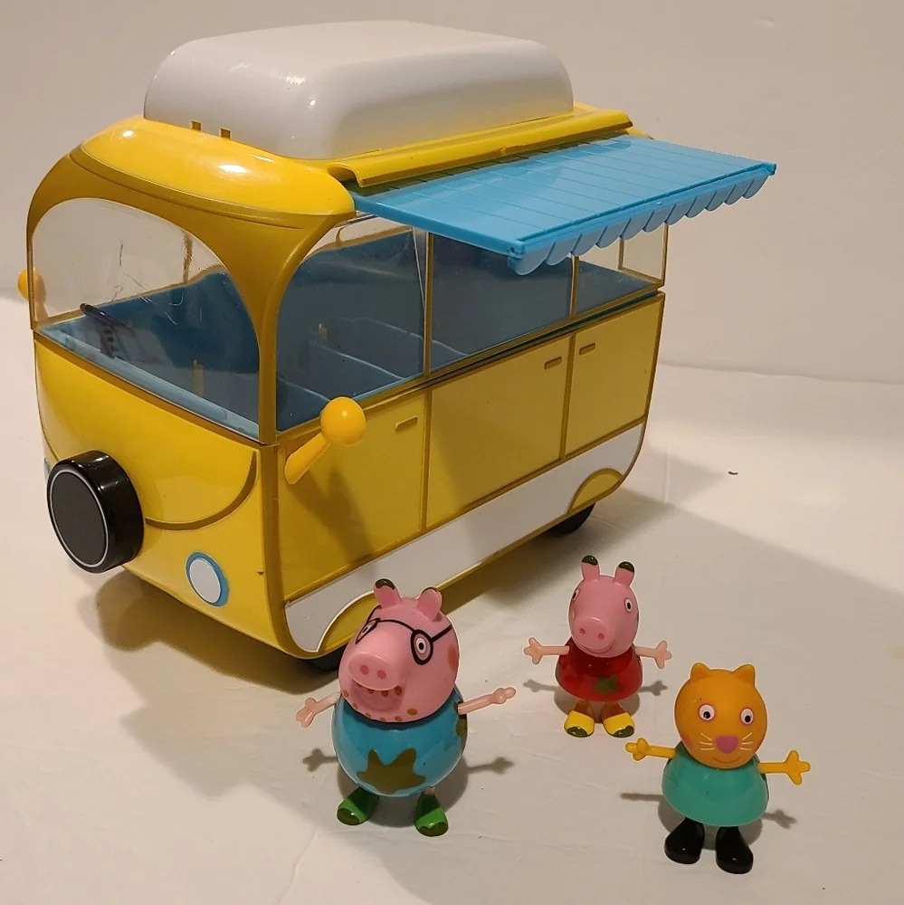 Peppa pig yellow bus  RV camper van